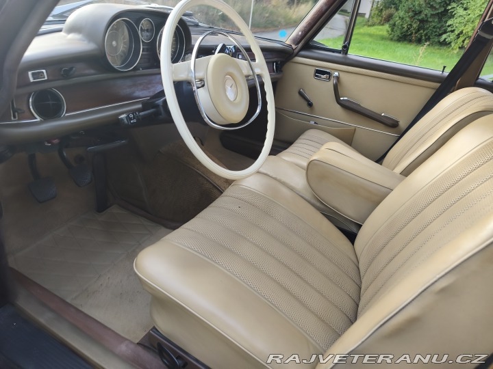 Mercedes-Benz W108 250S - 7
