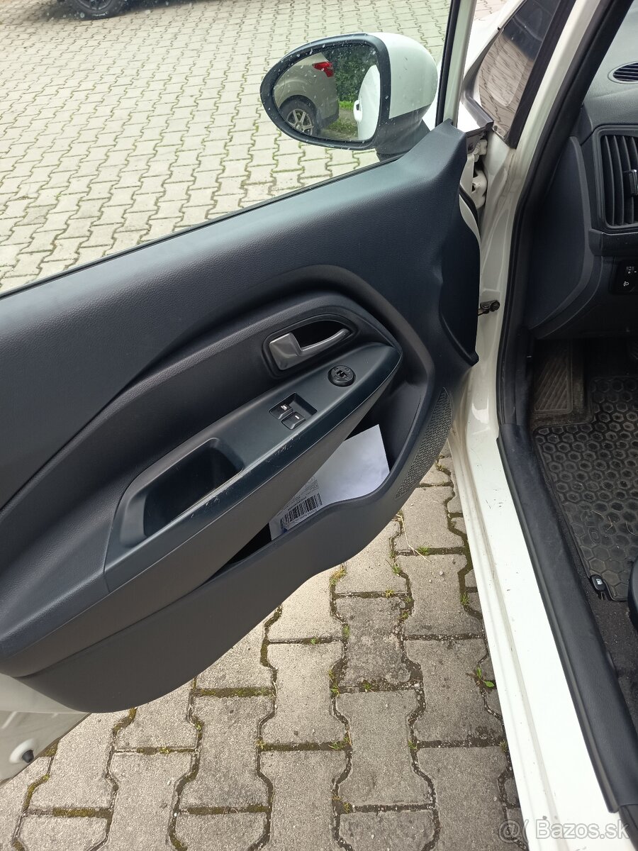 Kia Rio - 7
