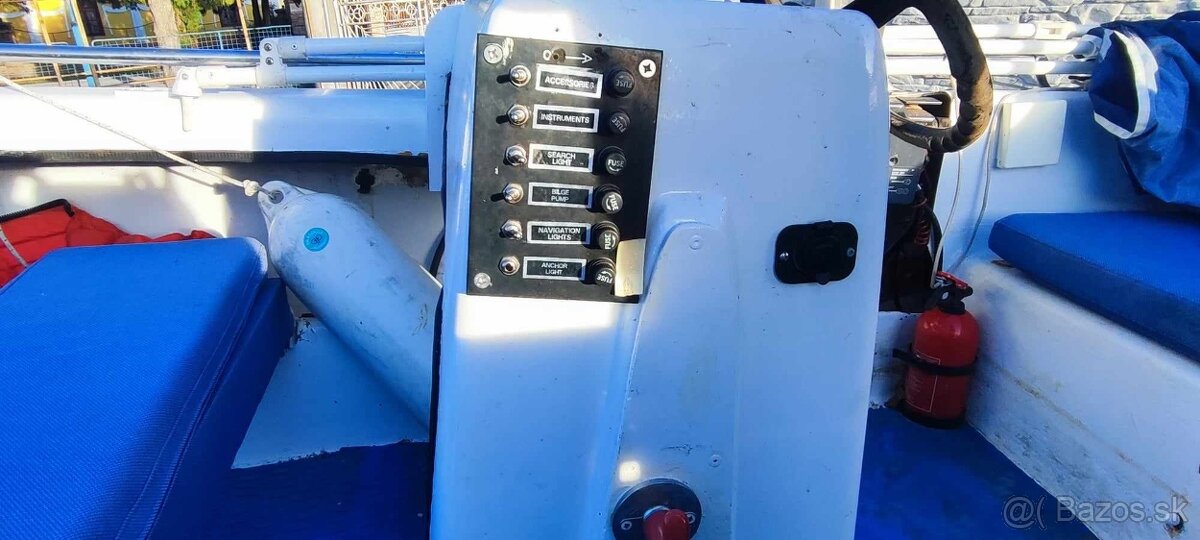 Motorový čln ANGELO MOLINARI 410 s motorom YAMAHA F25 + prív - 7