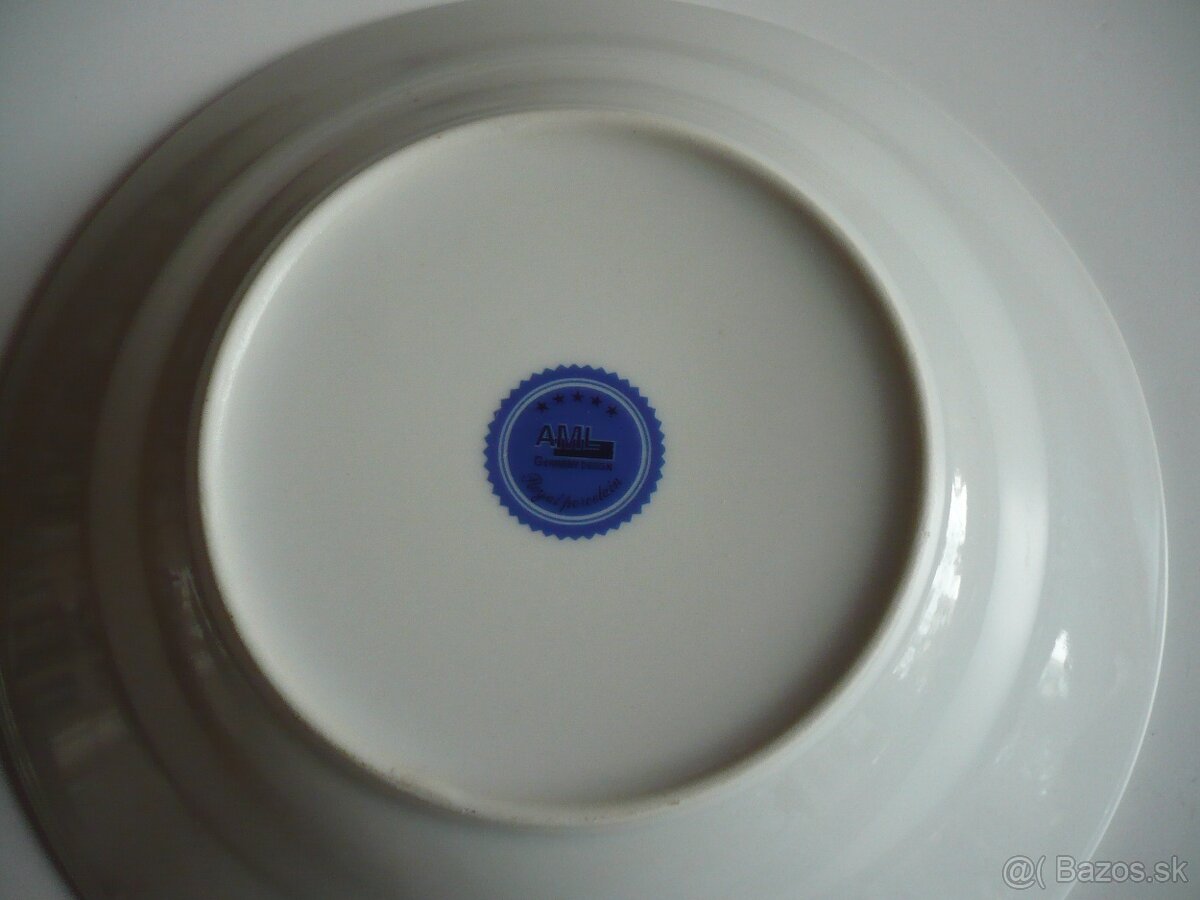 súprava tanierov - 7