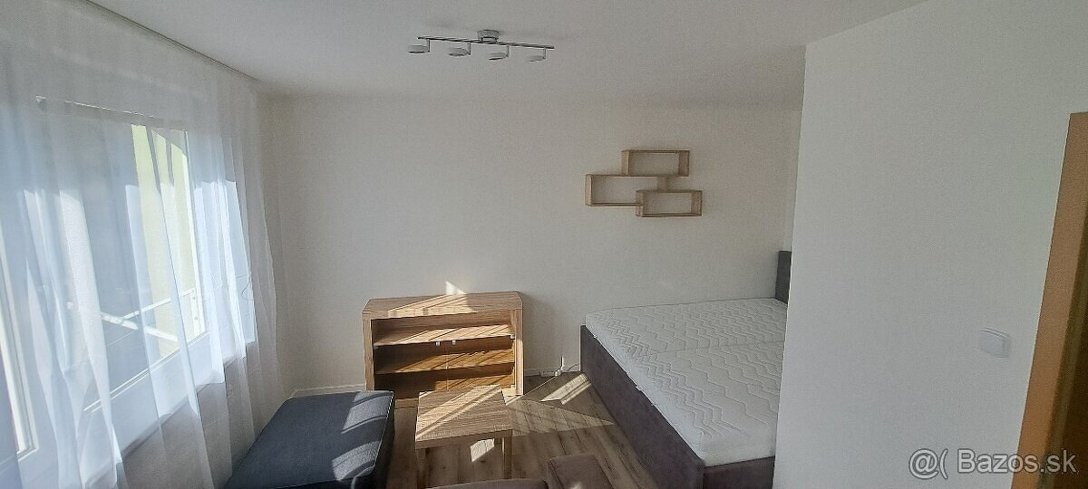 Prenajmem 1 izbový byt Oremburská - Banská Bystrica - 7