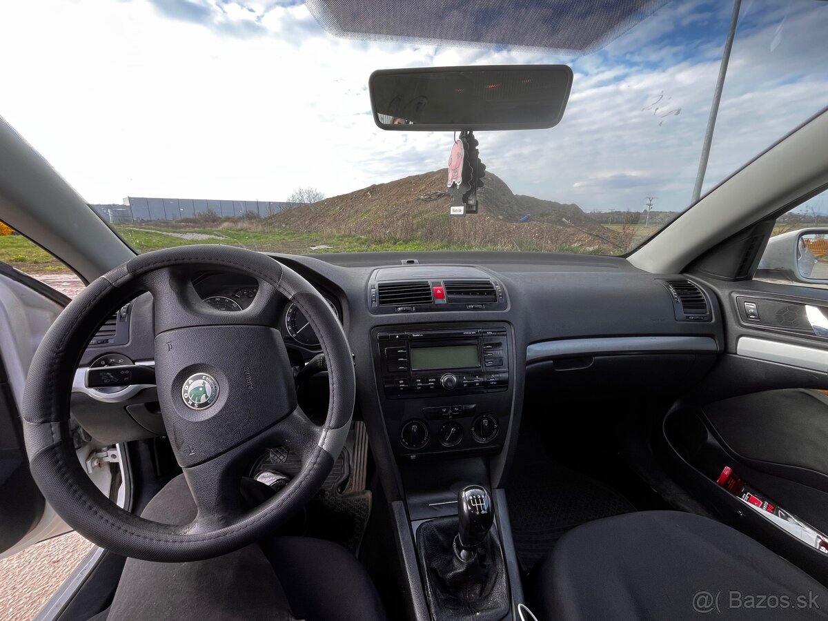 Škoda Octavia 2 2.0 TDi - 7
