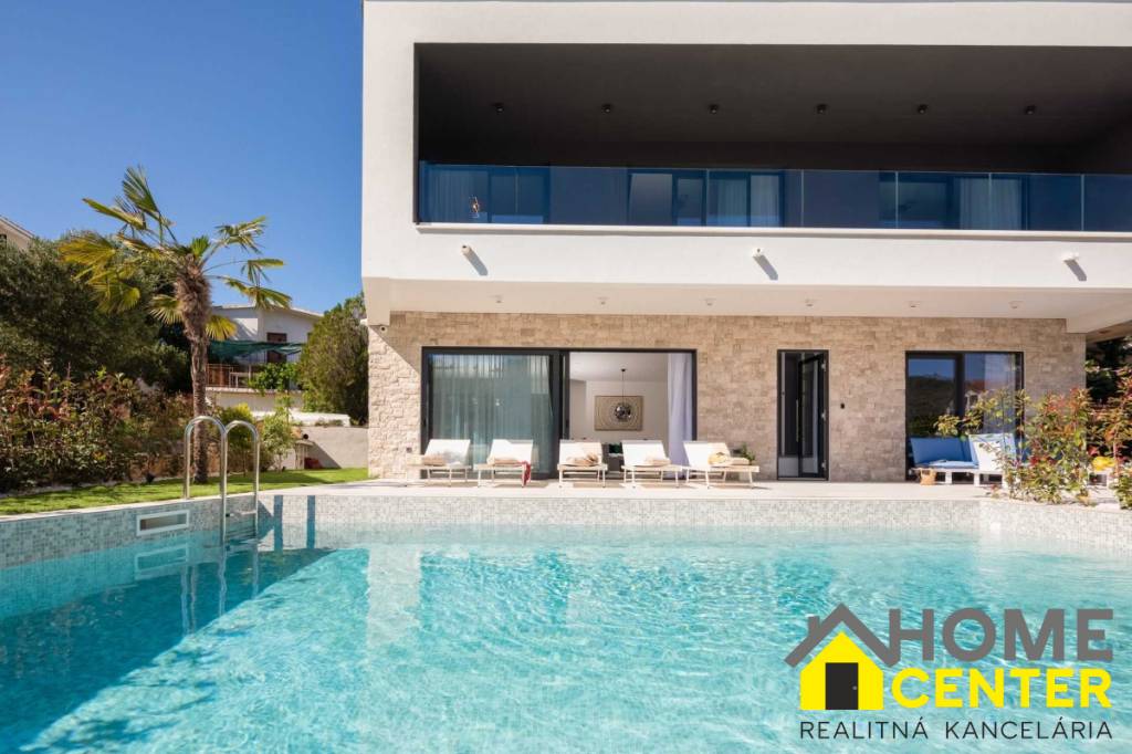 NA PREDAJ novo postavená VILA /200 m2/ pri mori, Rogoznica - 7