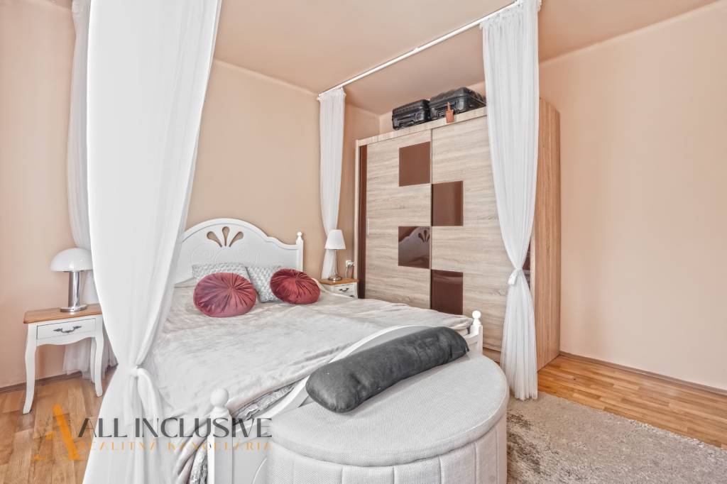 ALL INCLUSIVE | NA PREDAJ 3-IZBOVÝ RODINNÝ DOM S GARÁŽOU, HO - 7