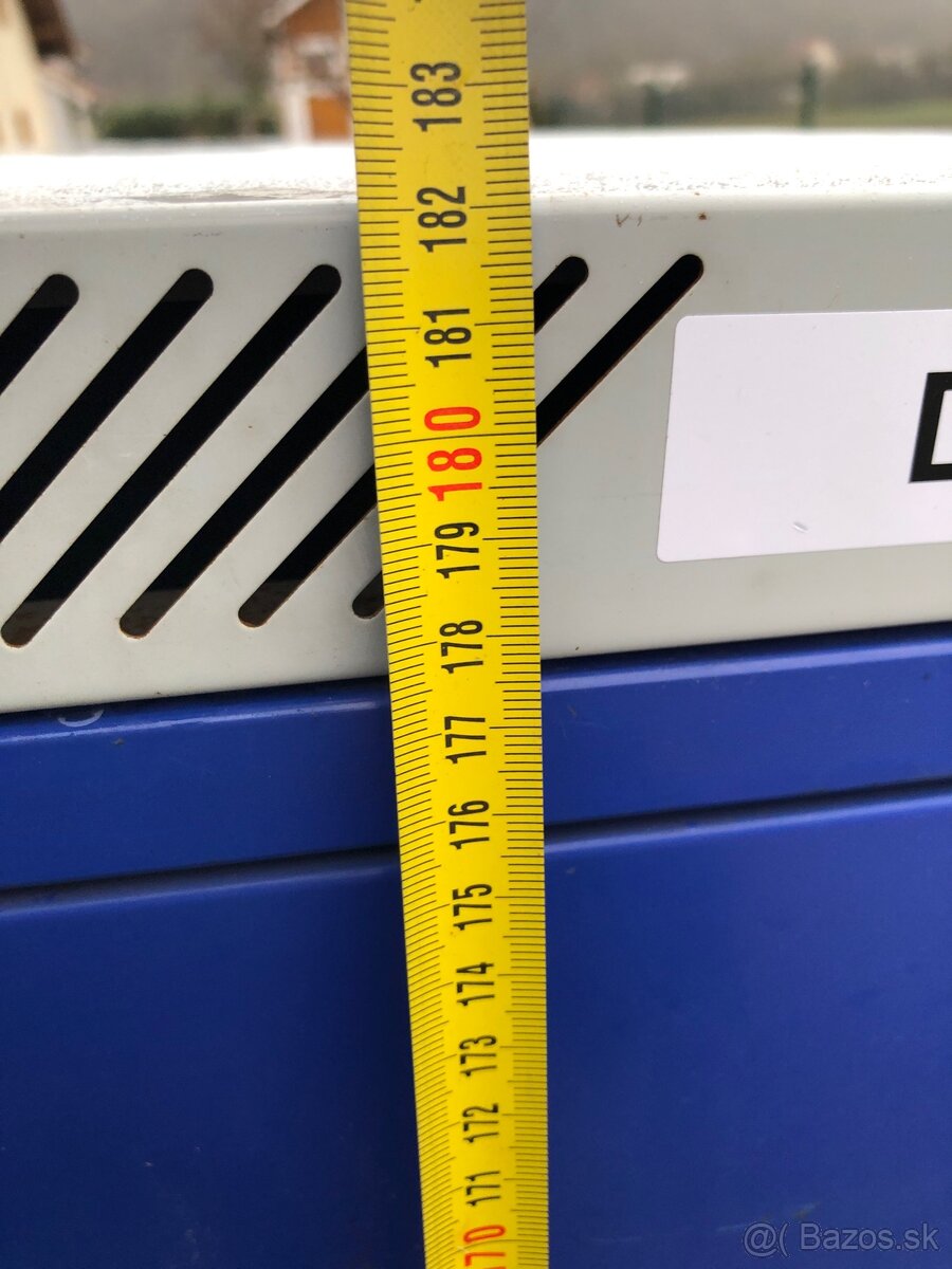 Plechová skriňa na náradie a drobnosti - 7