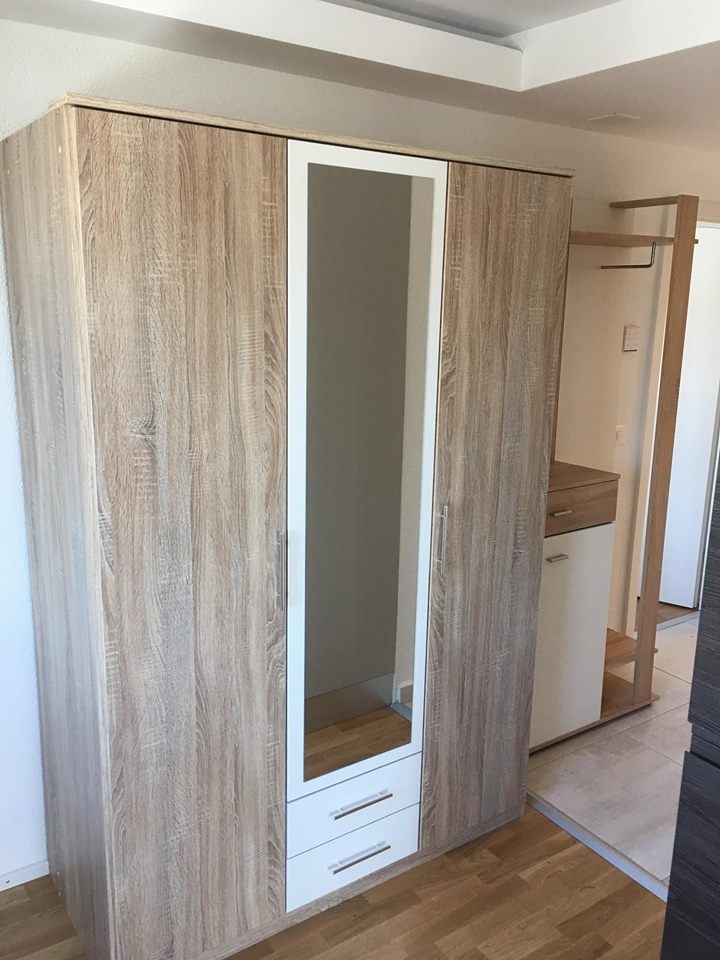 Ponúkam na predaj šatnikové skrine 200x90x50cm -BIELA NOVA - 7