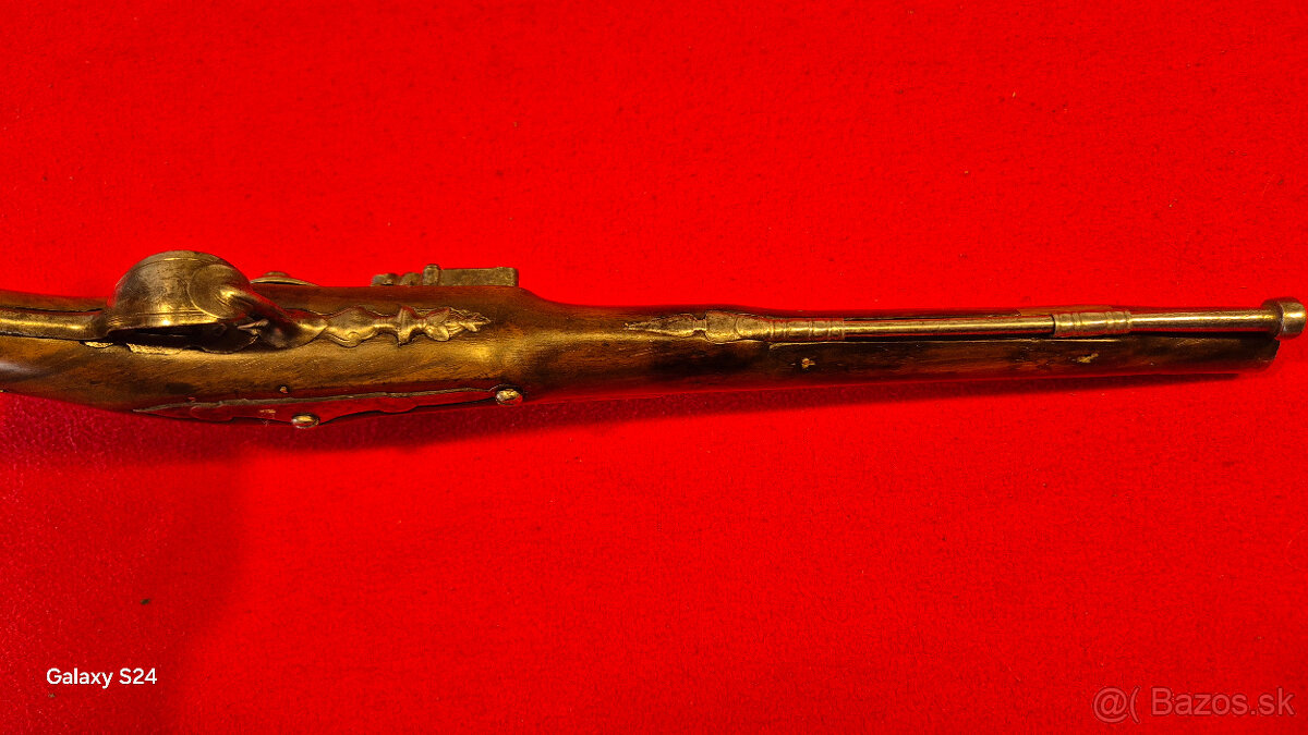 DLHÁ KRESADLOVÁ PIŠTOL - 7