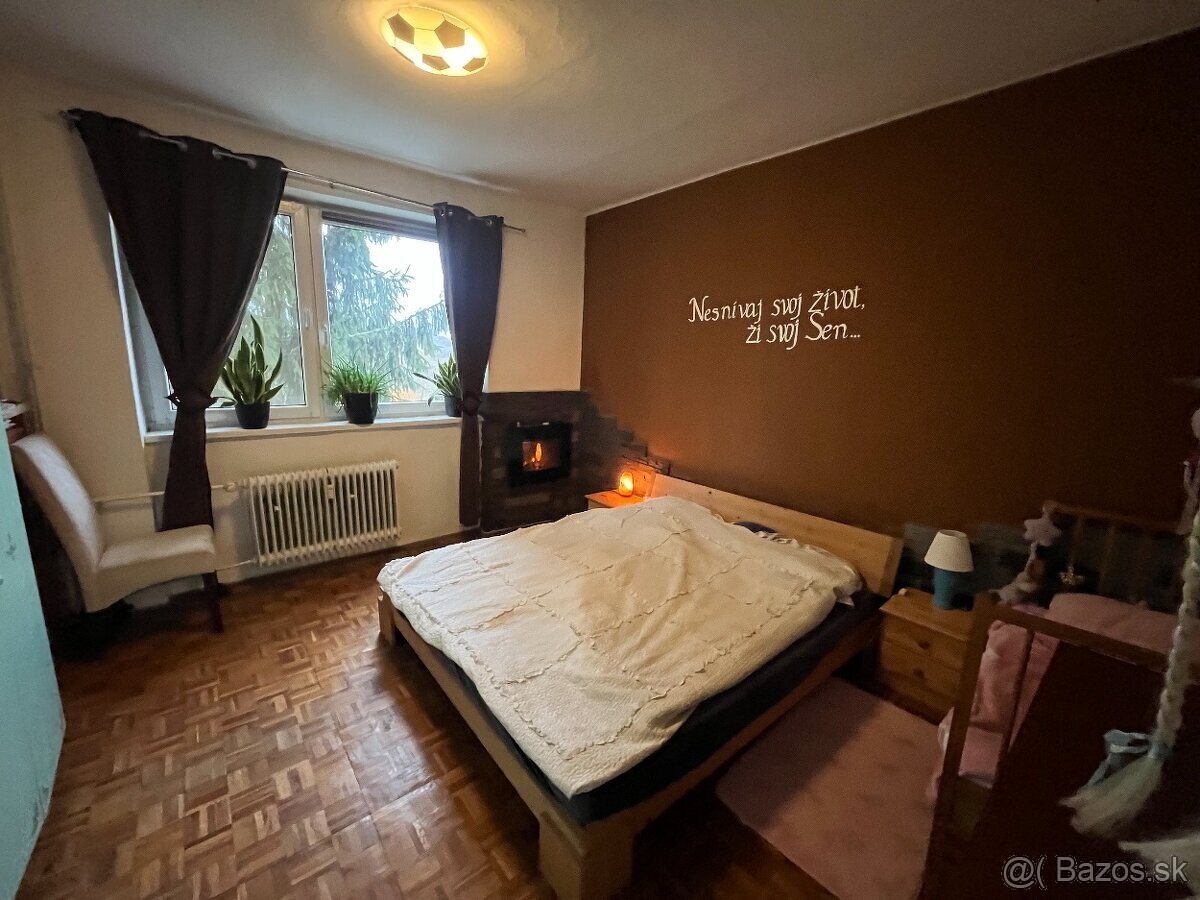 Priestranný trojizbový byt s balkónom – Lučenec - 7