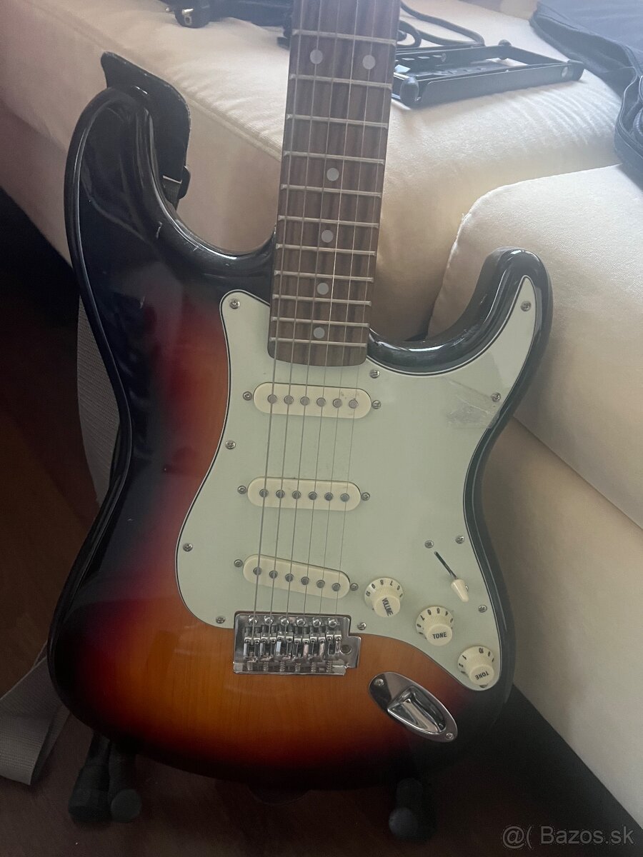 Set ELEKTRICKÁ GITARA, KOMBO, stojan, obal, podnozka - 7