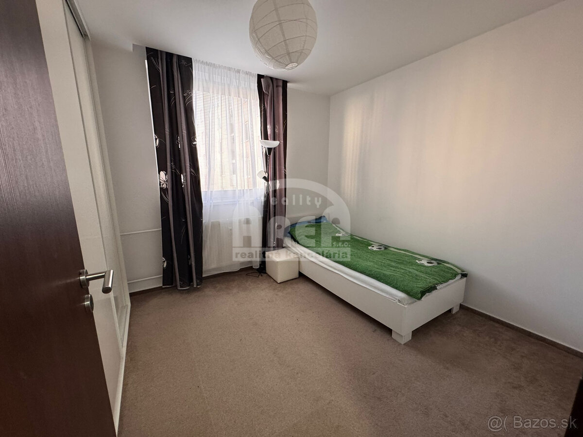 Na prenájom 4- izbový byt na sídlisku SNP v Michalovciach - 7