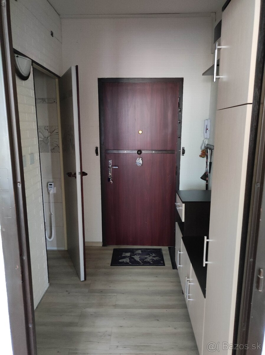 Predám jednoizbový byt - 7