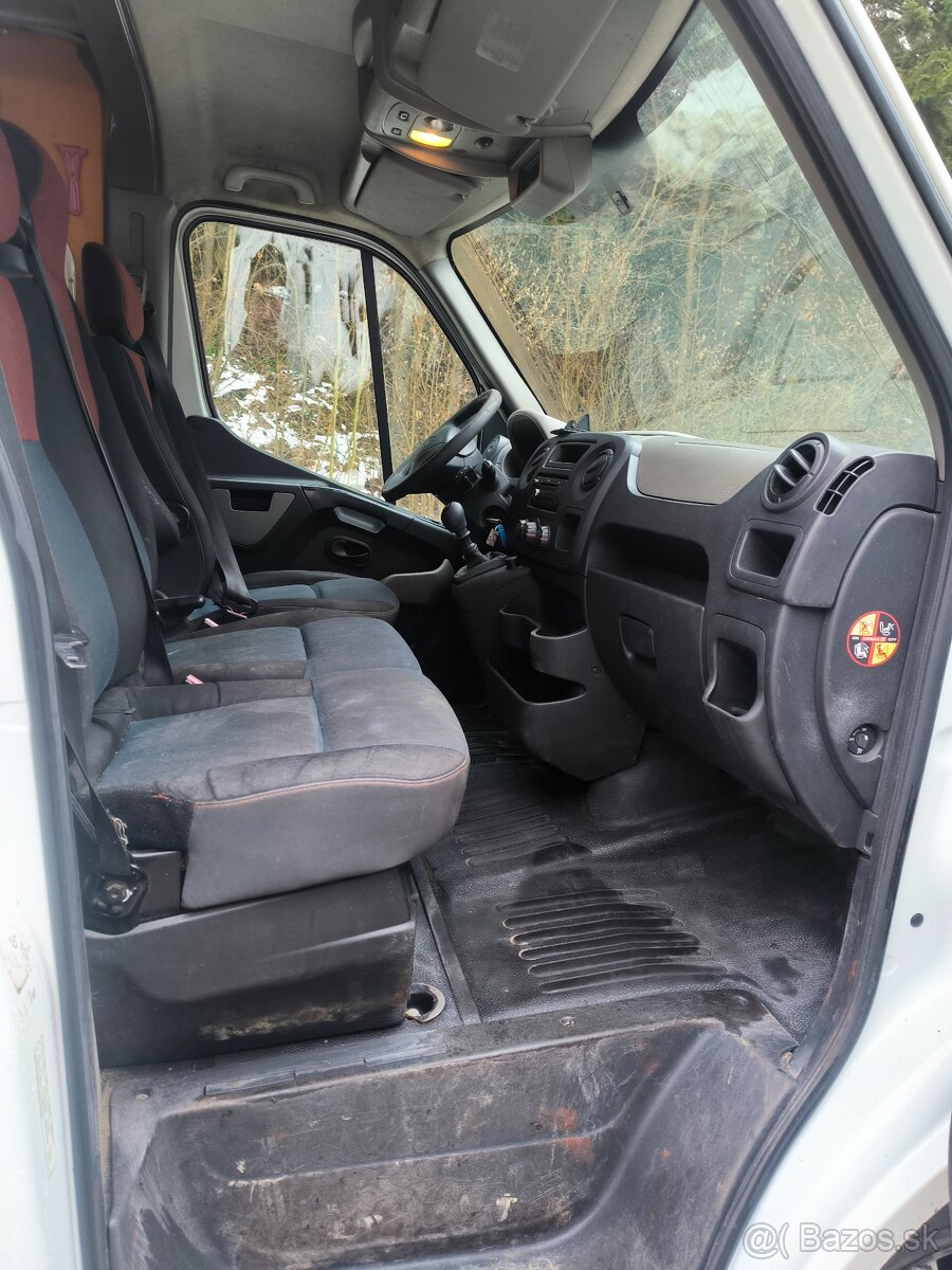 Renault master 7- miestny - 7