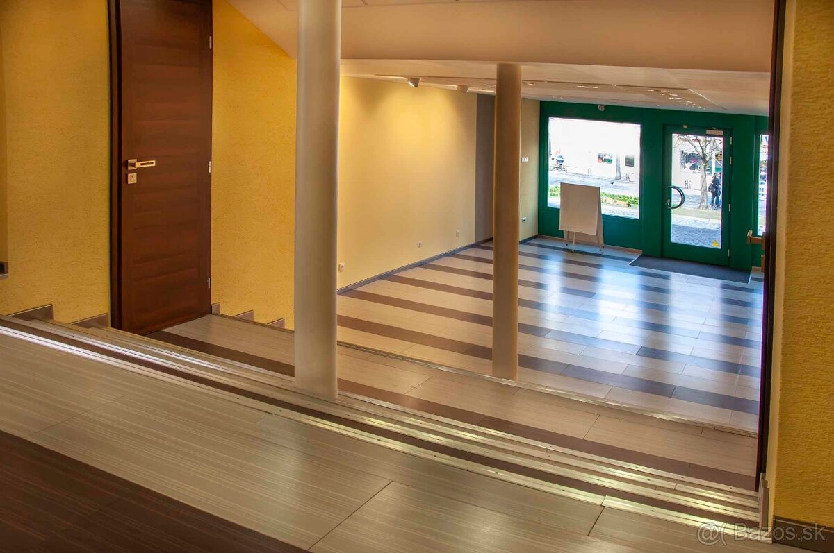 Prenájom obchodných priestorov v centre Trenčína-Mierové n. - 7