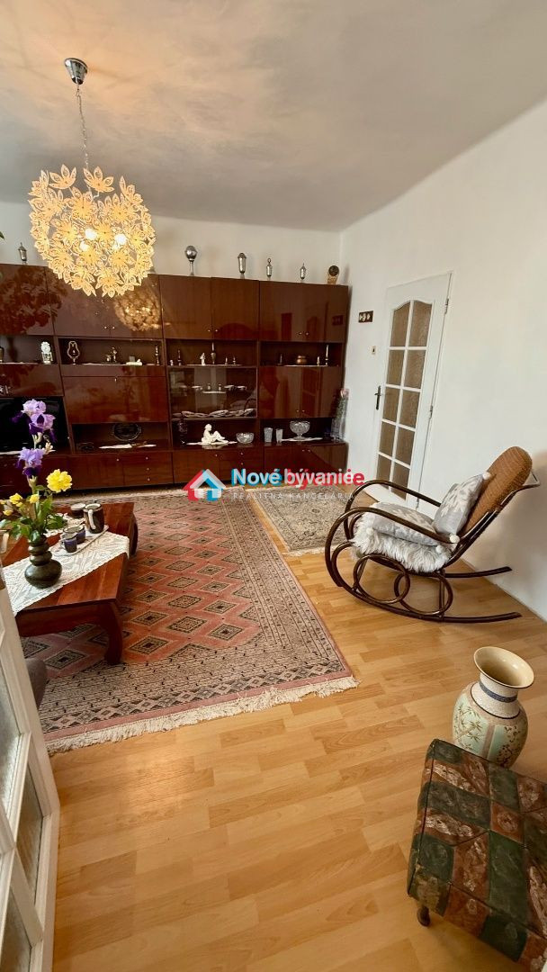 PREDAJ 6 izb. RD + DVOJGARÁŽ + OVOCNÁ ZÁHRADA + ALTÁNOK - 7