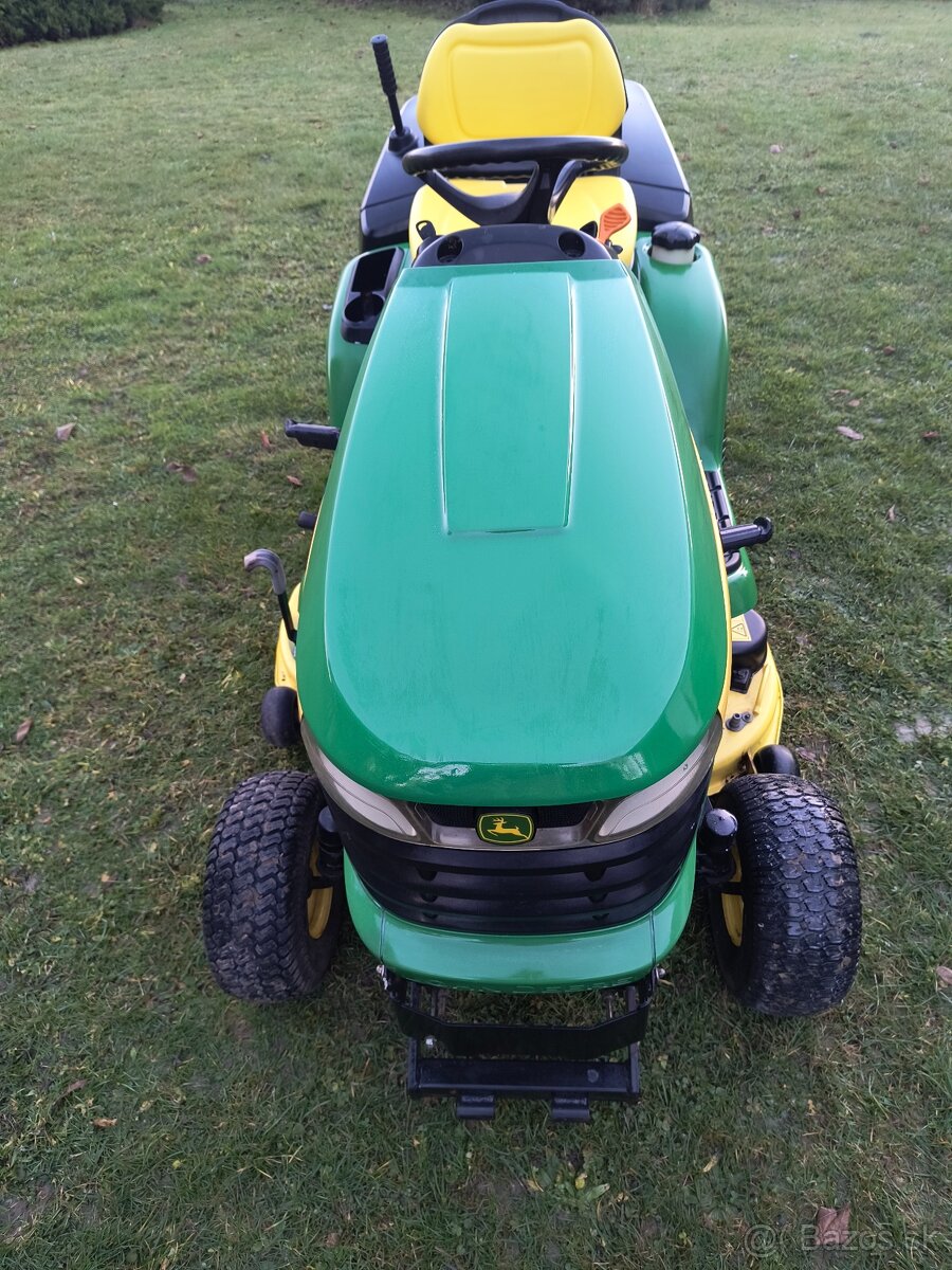 Zahradní traktor John Deere X300R - 7