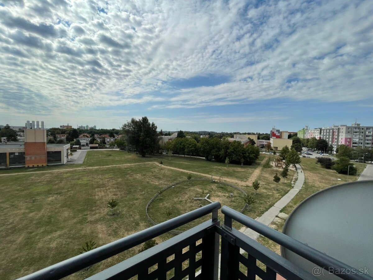 Predám veľký 3izb. byt sídl. West Galanta s parkovaním - 7