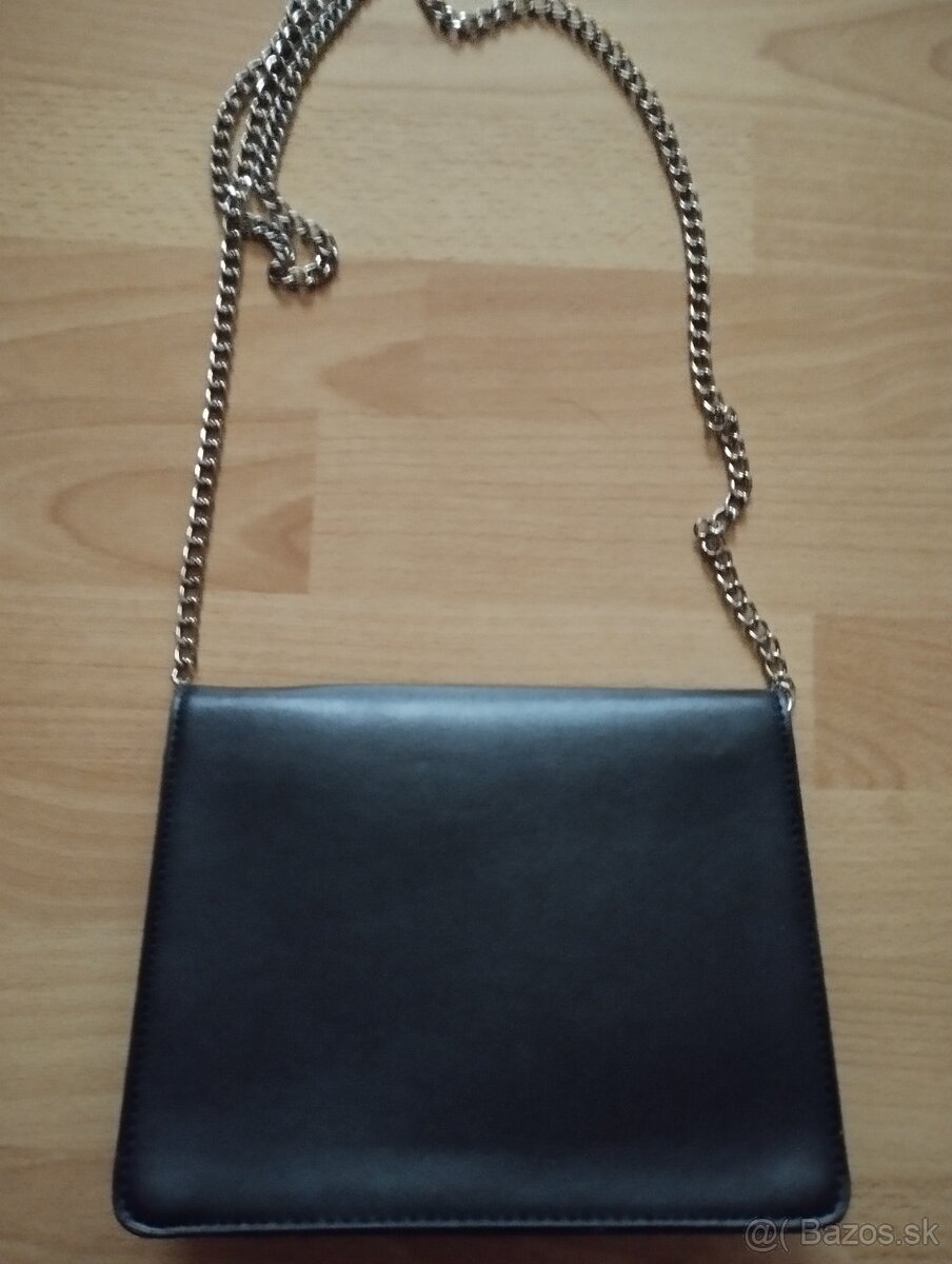 Čierna vyšívaná kabelka - 7