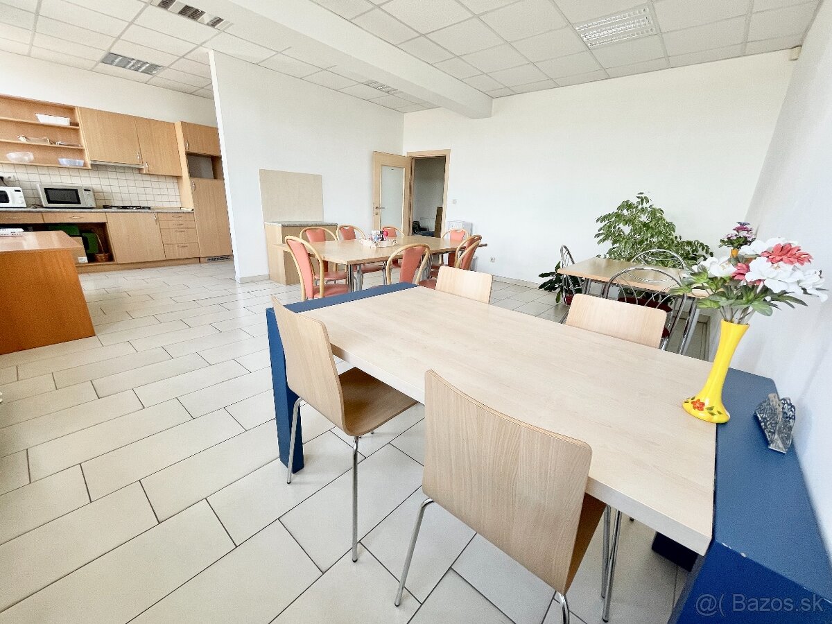 Na prenájom administratívno-skladový areál v Prievidzi - 7