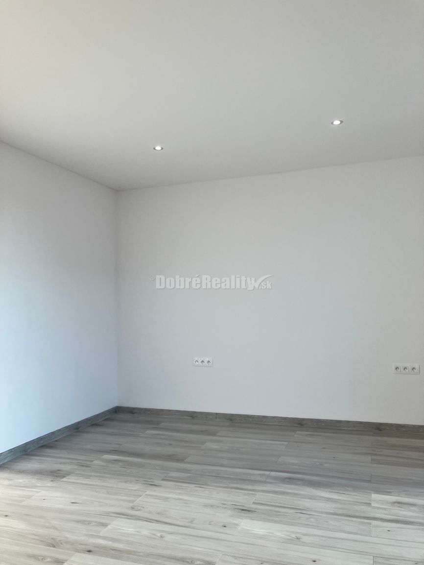 Ponúkame Vám na predaj 3 - izbový rodinný dom po kompletnej - 7