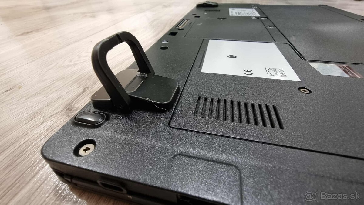 📌 Na predaj: Fujitsu LifeBook U758 - 7