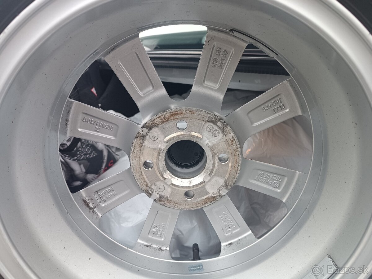 Predám originálne hliníkové kolesá VW - 7