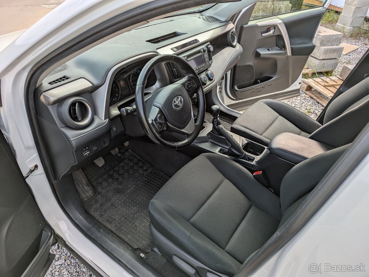 RAV4 2.0 l benzin 4x4 - 7