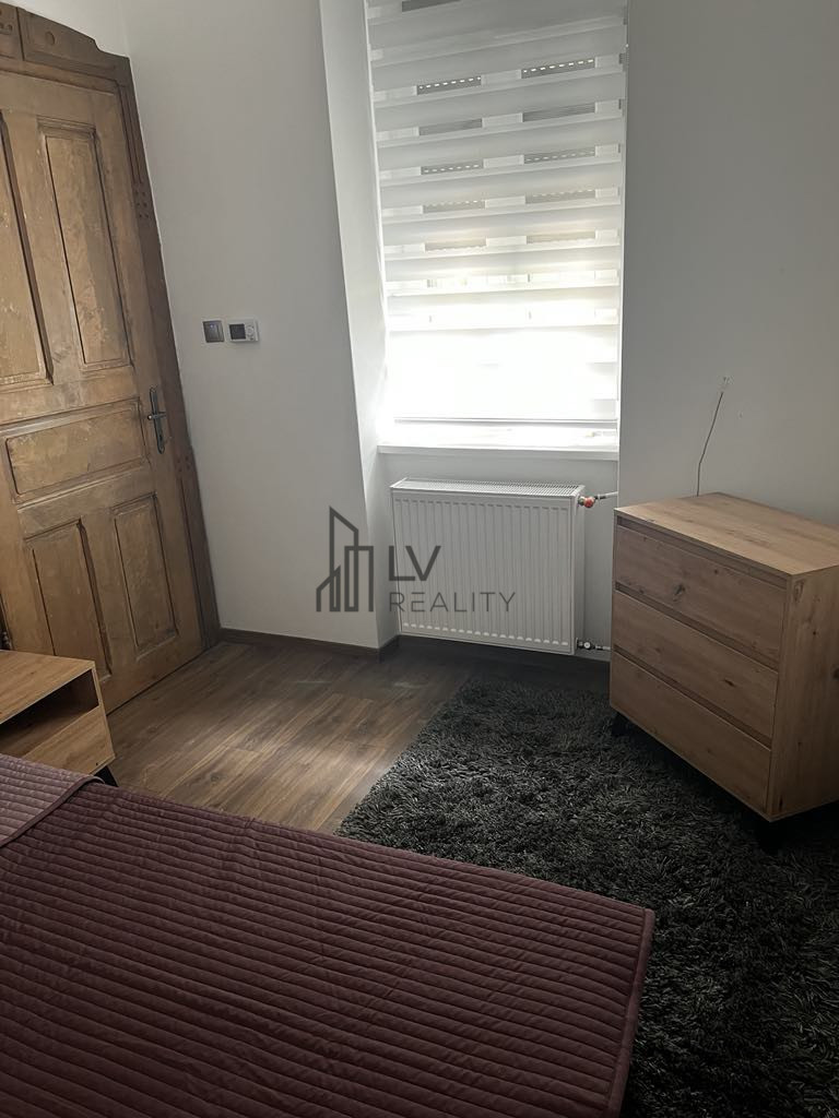 Na prenájom zariadený 2-izbový byt v centre mesta na Jesensk - 7
