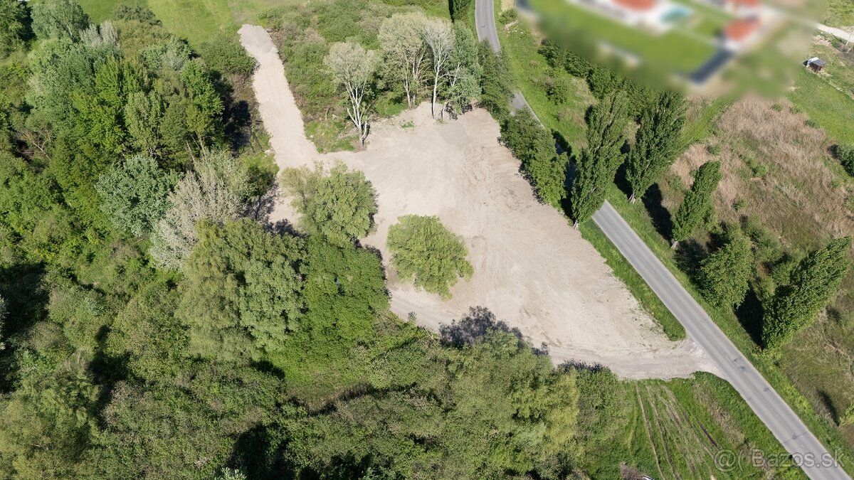 Veľký stavebný rožný pozemok Malé Leváre - 7