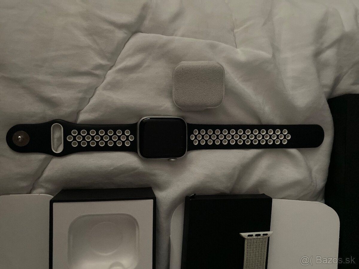 Apple Watch series 4 Nike + , 40MM - 7