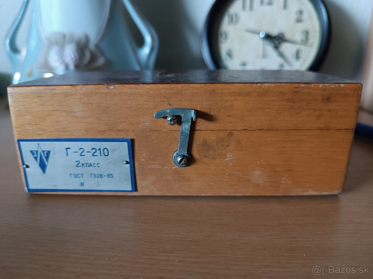 Sada závaží v drevenej krabičke ZSSR - 7