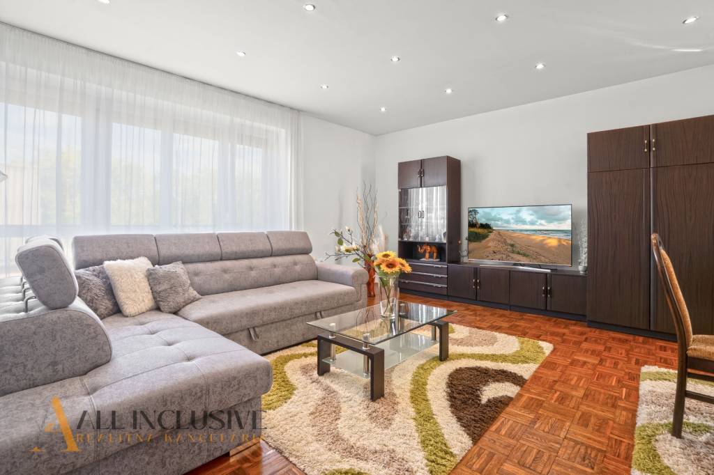 ALL INCLUSIVE | NA PREDAJ 5-IZBOVÝ RODINNÝ DOM, OHRADY - 7