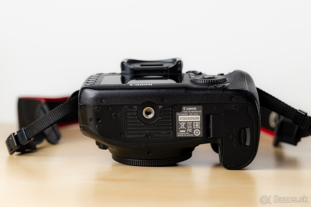 Canon EOS 7D Mark II + Grip - 7