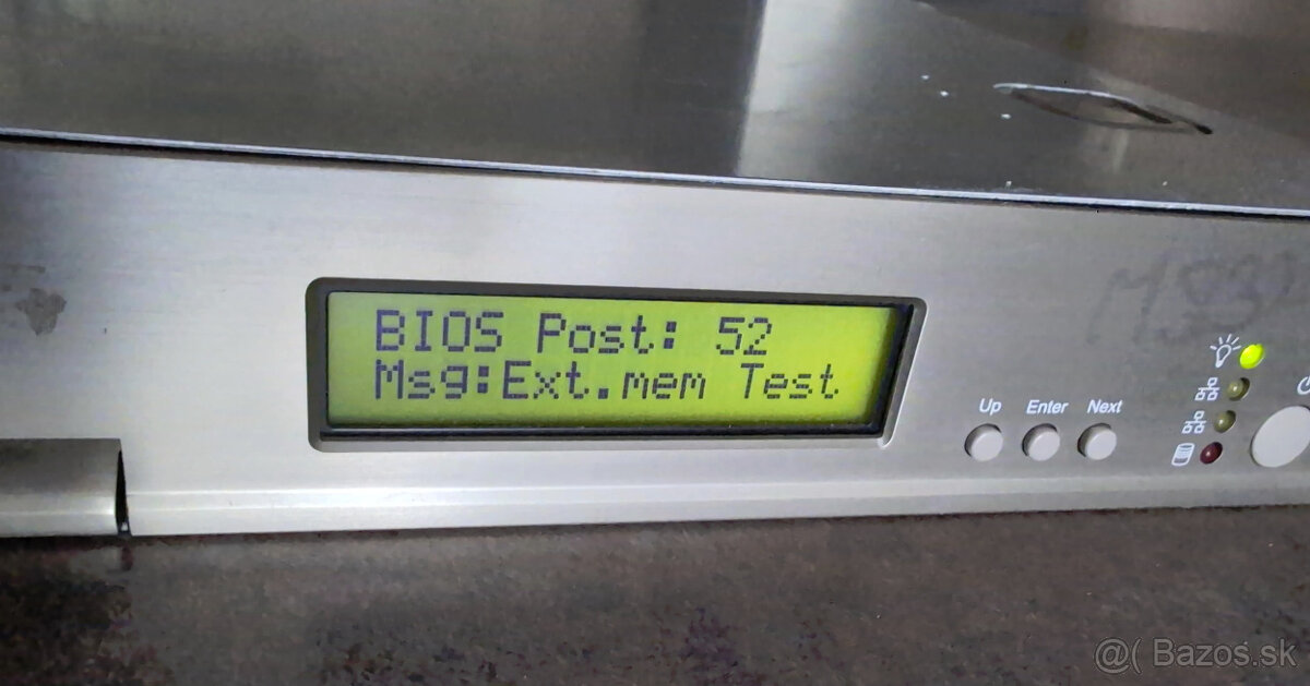 Predám server MSI MS-9211 - 7