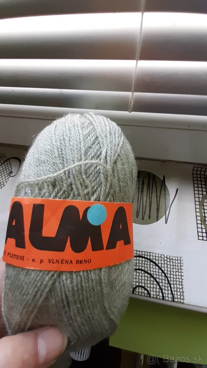 Rôzne priadze - retro zásoby, vlna, zmesi, rôzne farby - 7