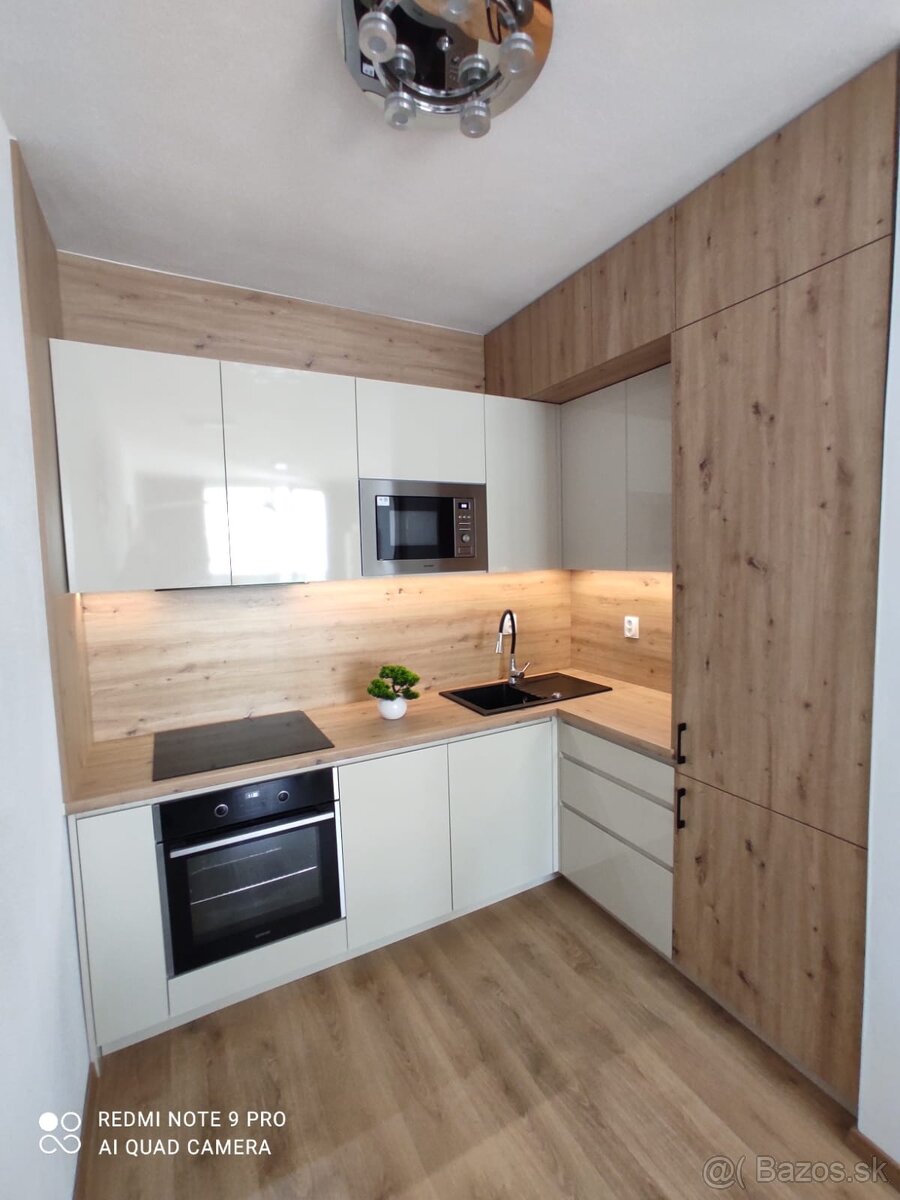 Prenajom 2 izboveho bytu + garazove statie+kobka - 7