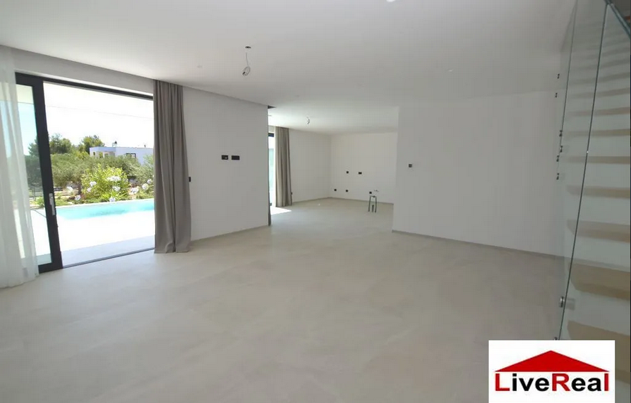 SUKOŠAN, VILA NA PLÁŽI S BAZÉNOM - 7