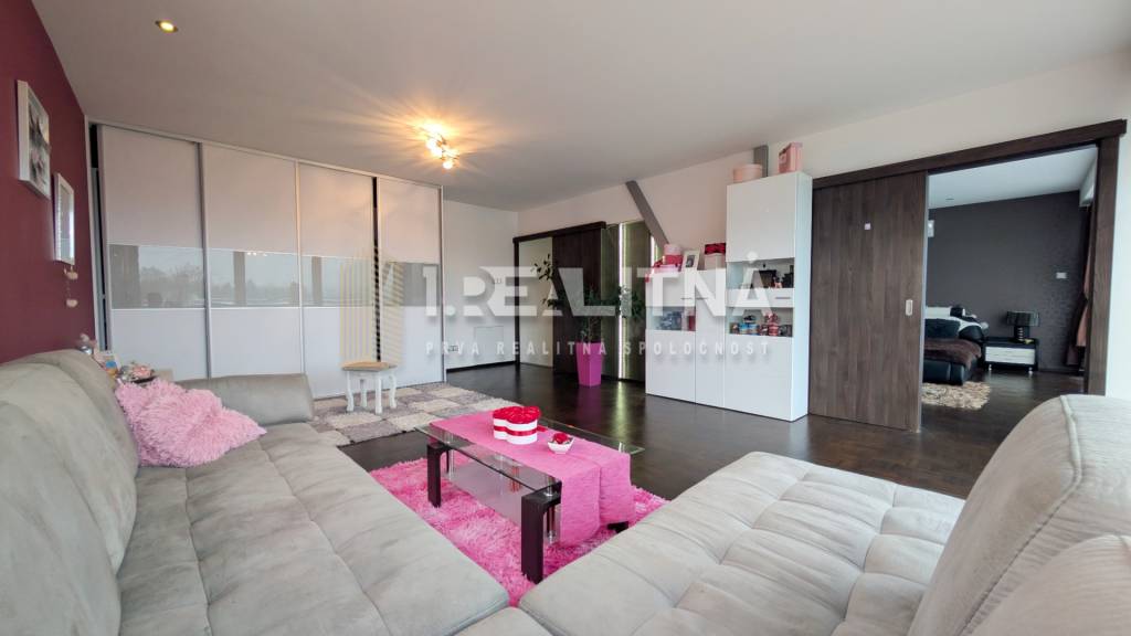 EXKLUZÍVNY 5-IZBOVÝ MEZONET SO STREŠNOU TERASOU, ZVOLEN, 164 - 7