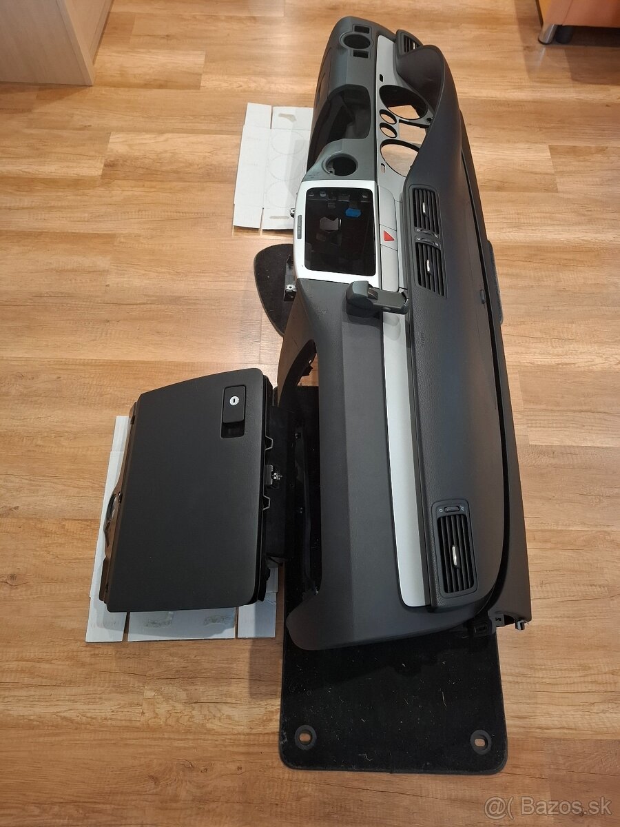 Palubovka VW Passat B6 - 7