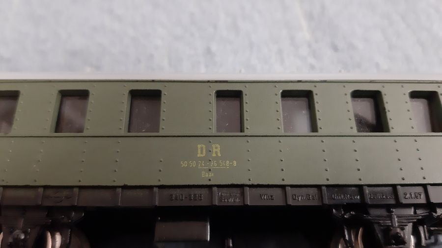 Vláčiky - dva osobné vozne H0 - 7