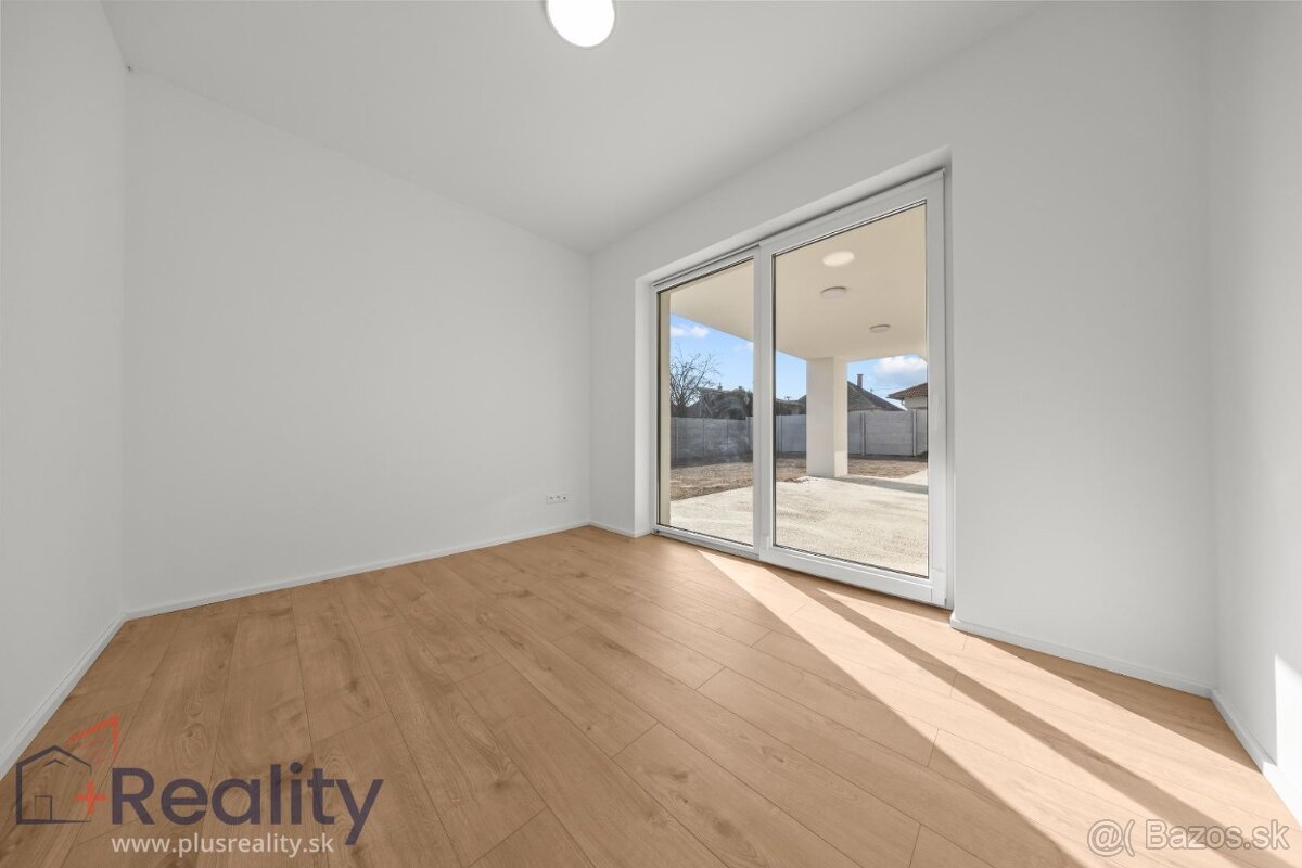 Moderný štvorizbový samostatne stojaci rodinný dom na predaj - 7