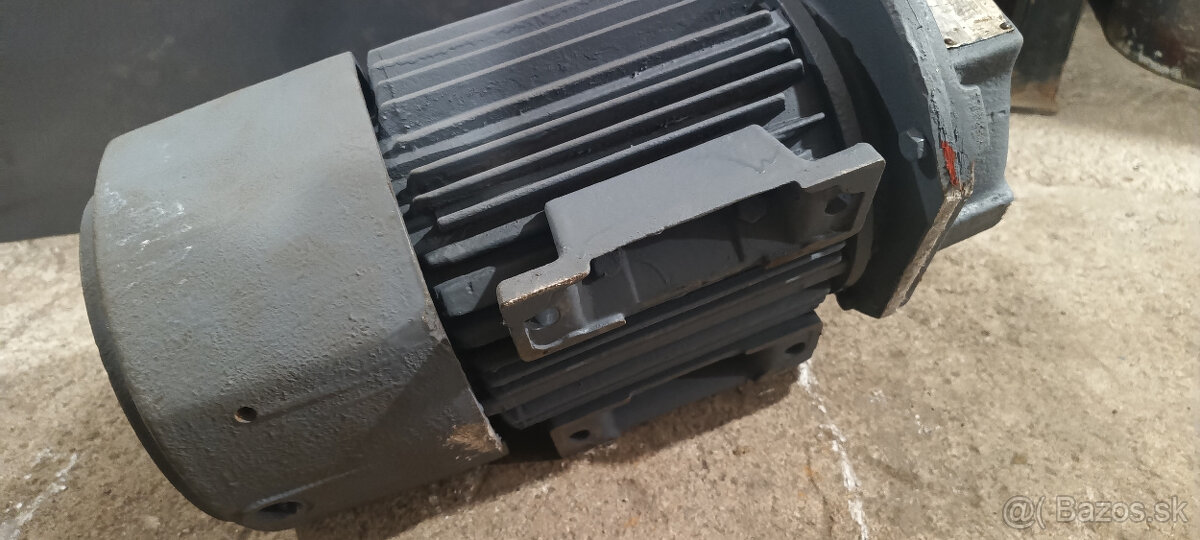Elektromotor s prevodovkou - 7