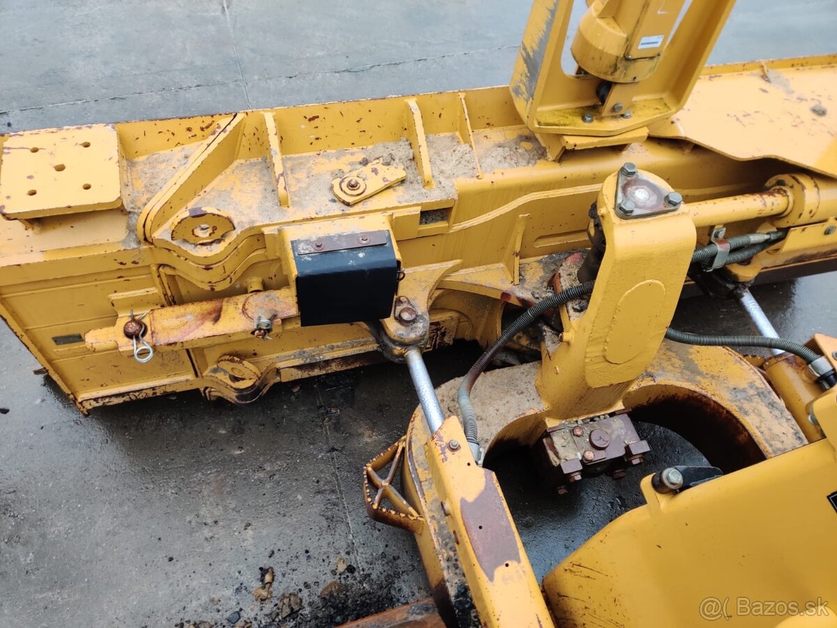 Pásový DOZÉR CAT D6K LGP - 7