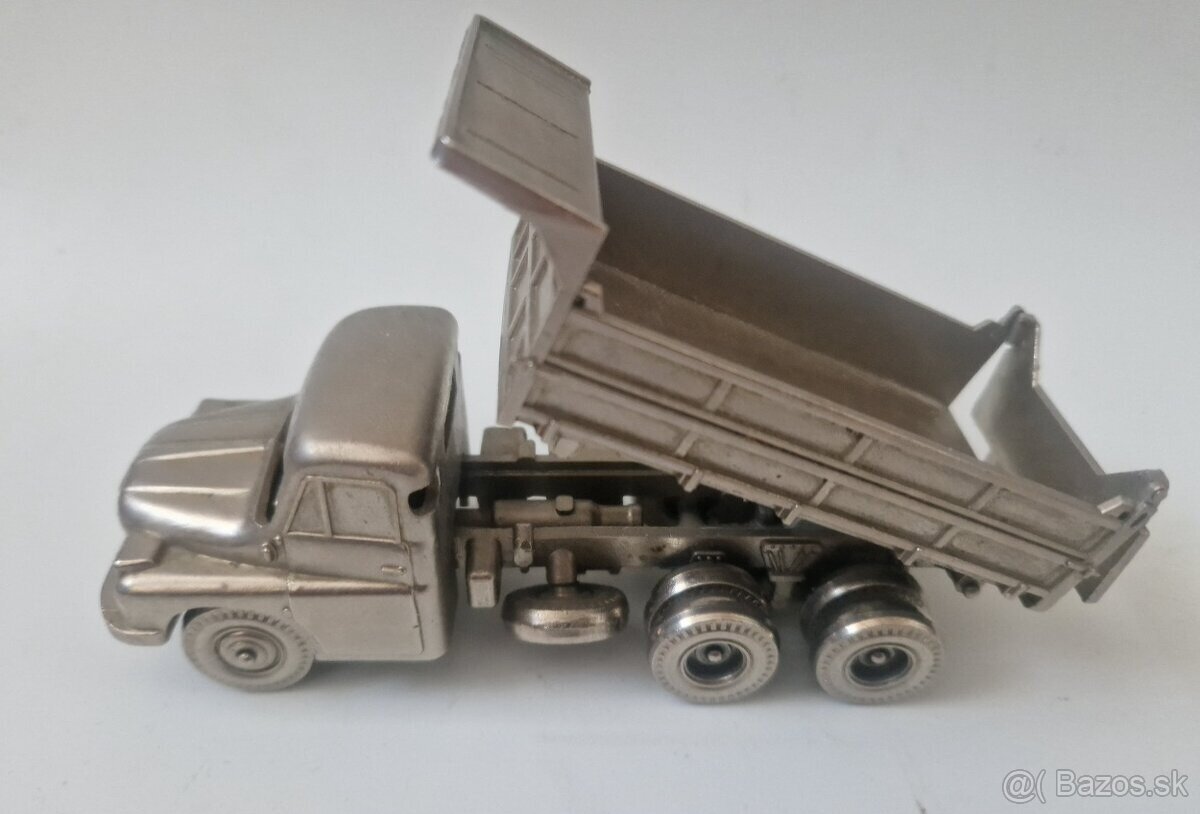 TATRA 148 kovový model - 7