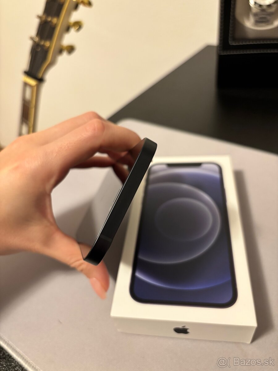 Apple iPhone 12 - výborný stav - 7