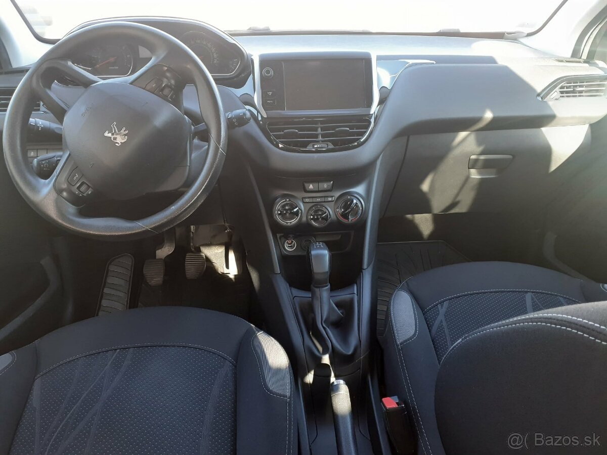 Peugeot 208 - 7