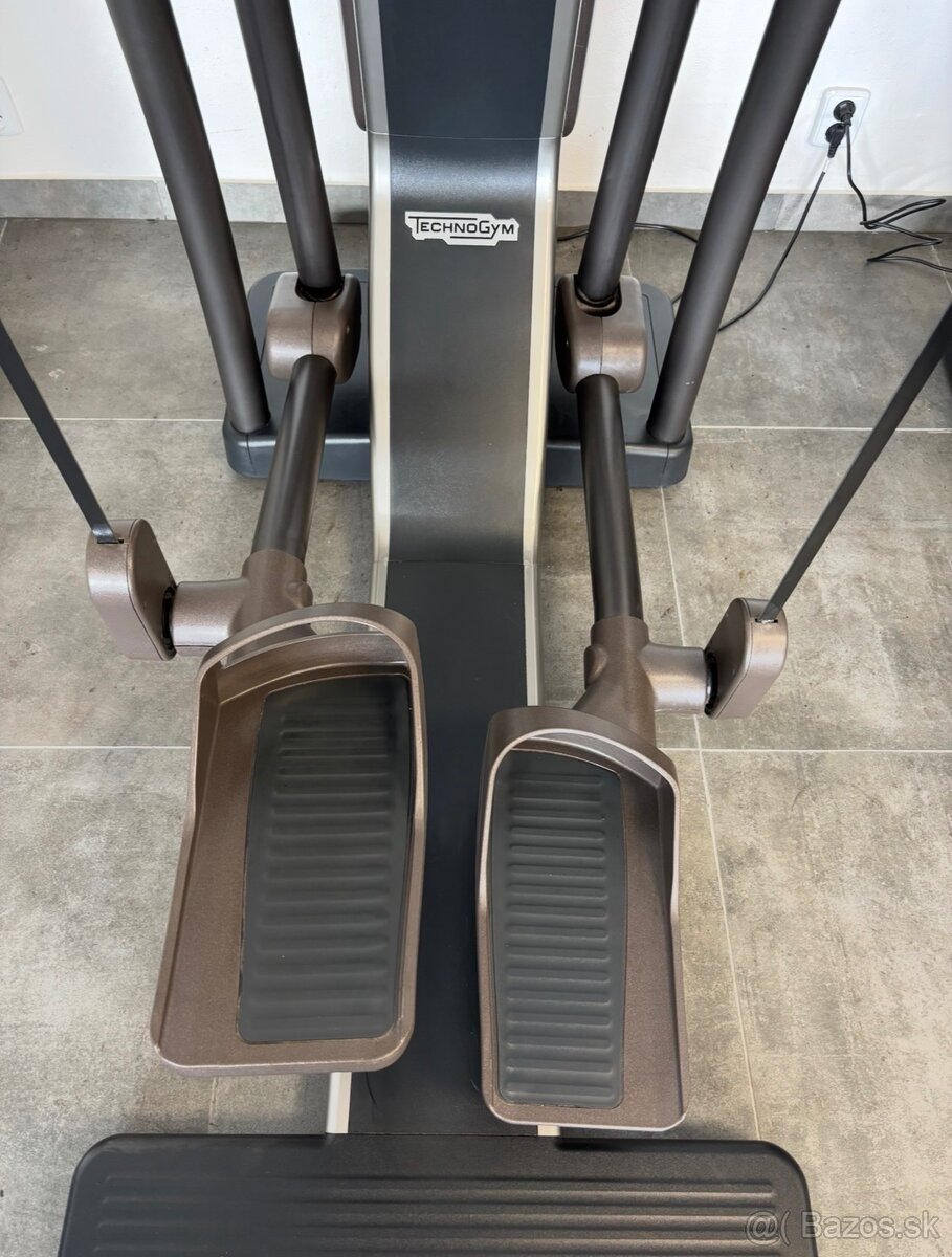 Technogym Artis Vario Unity 3 Live profi kardio - 7