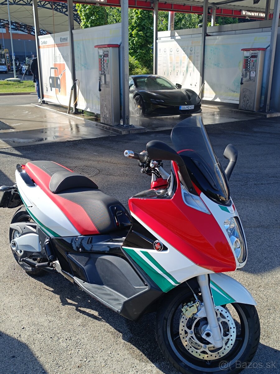 Gilera GP 800 - 7