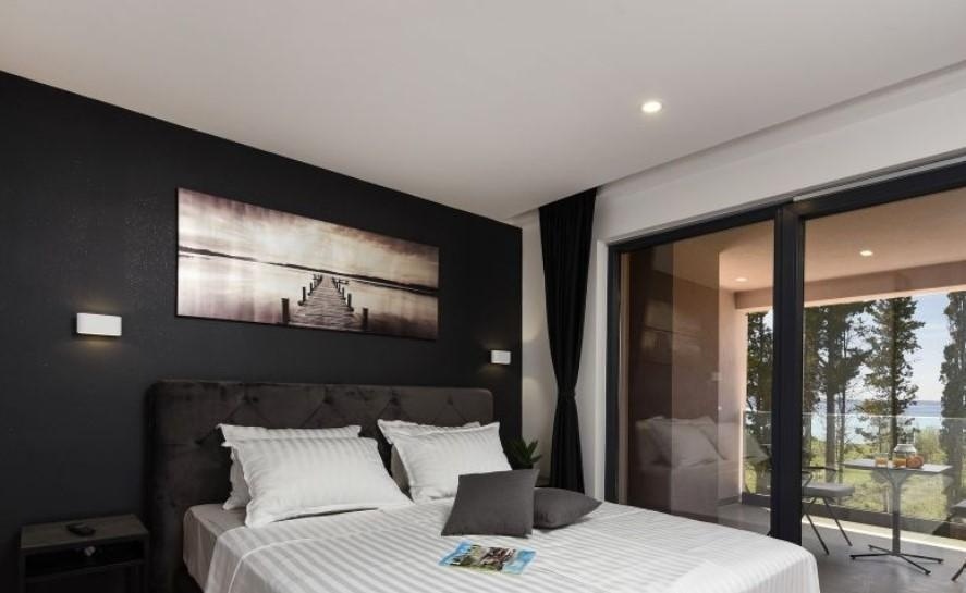 Chorvátsko luxusná vila s vyhrievaným bazénom 100 m od mora. - 7