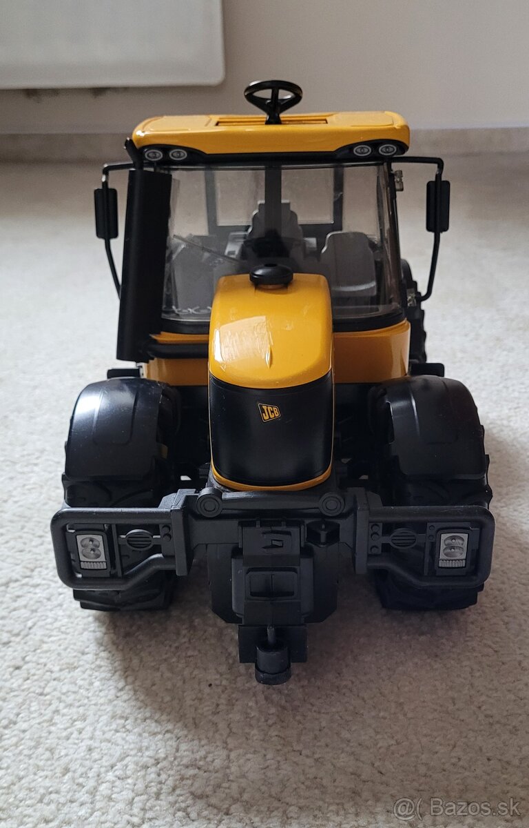 Bruder traktor JCB Fastrac - 7