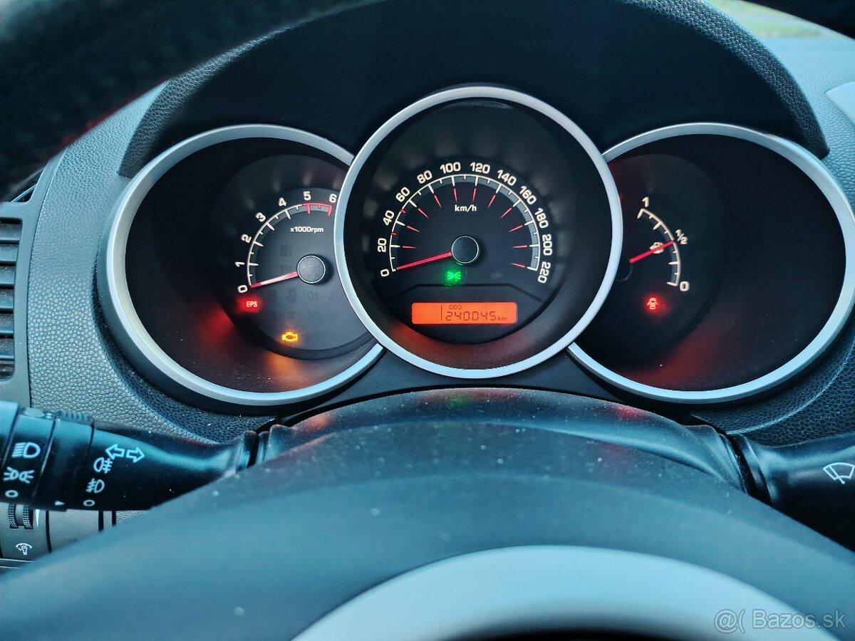 Kia Venga - 7